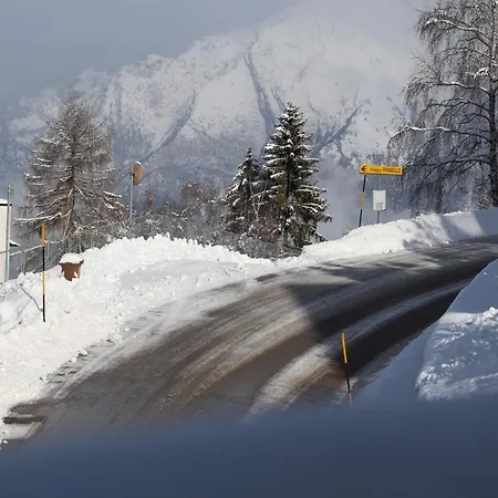 Tipico Vista Dolomiti نيفيجال